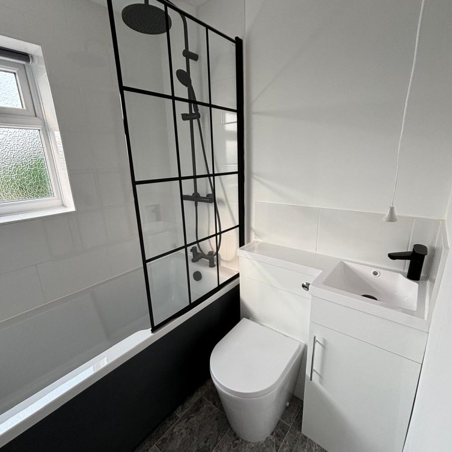 Deep cleaned bathroom - End of tenancy Faringdon